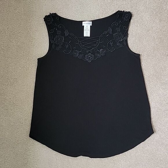 Arianne black lace edged tank - Picture 4 of 8